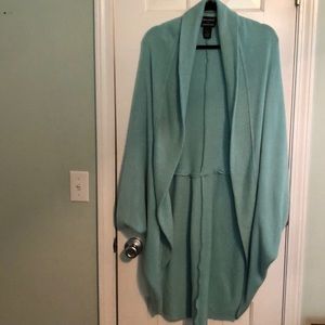 Gorgeous sweater shrug!